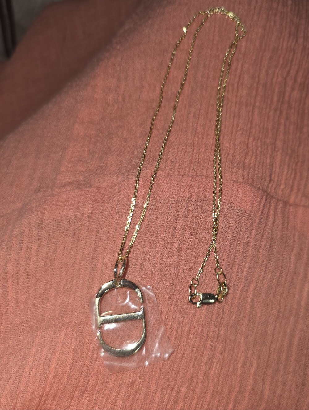 Gold Oval Link Mallion Style Pendant Necklace On Mariner 925 Silver Chain